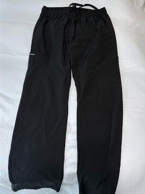 Women’s black cargo scrub Pants